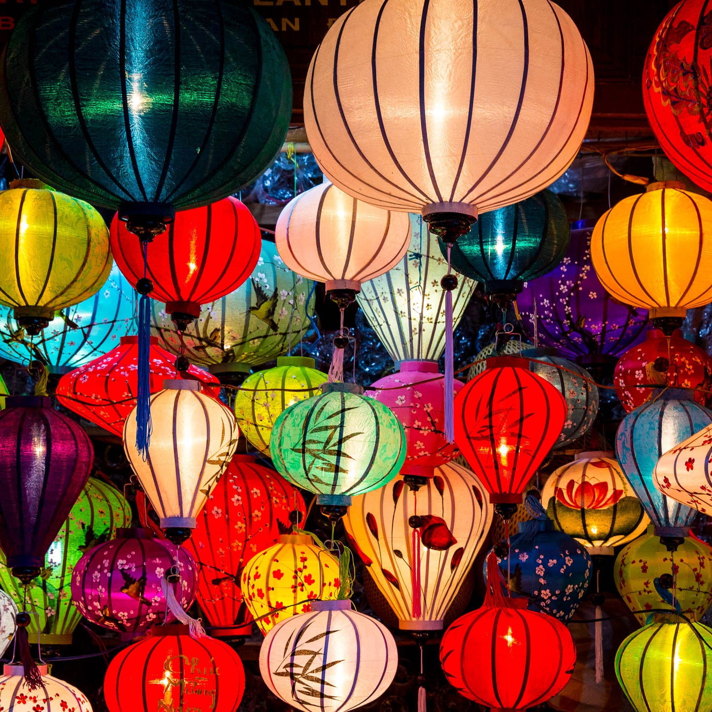 VIETNAM PHOTOGRAPHY TOUR BALANCE